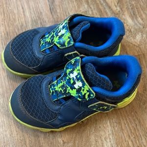 Size 8 UnderArmour Sneakers